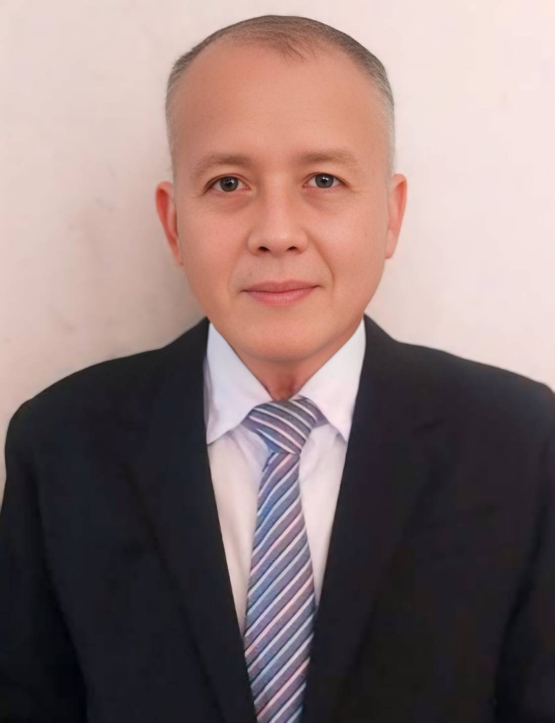 นายรับเสด็จ ยศติณเธียร